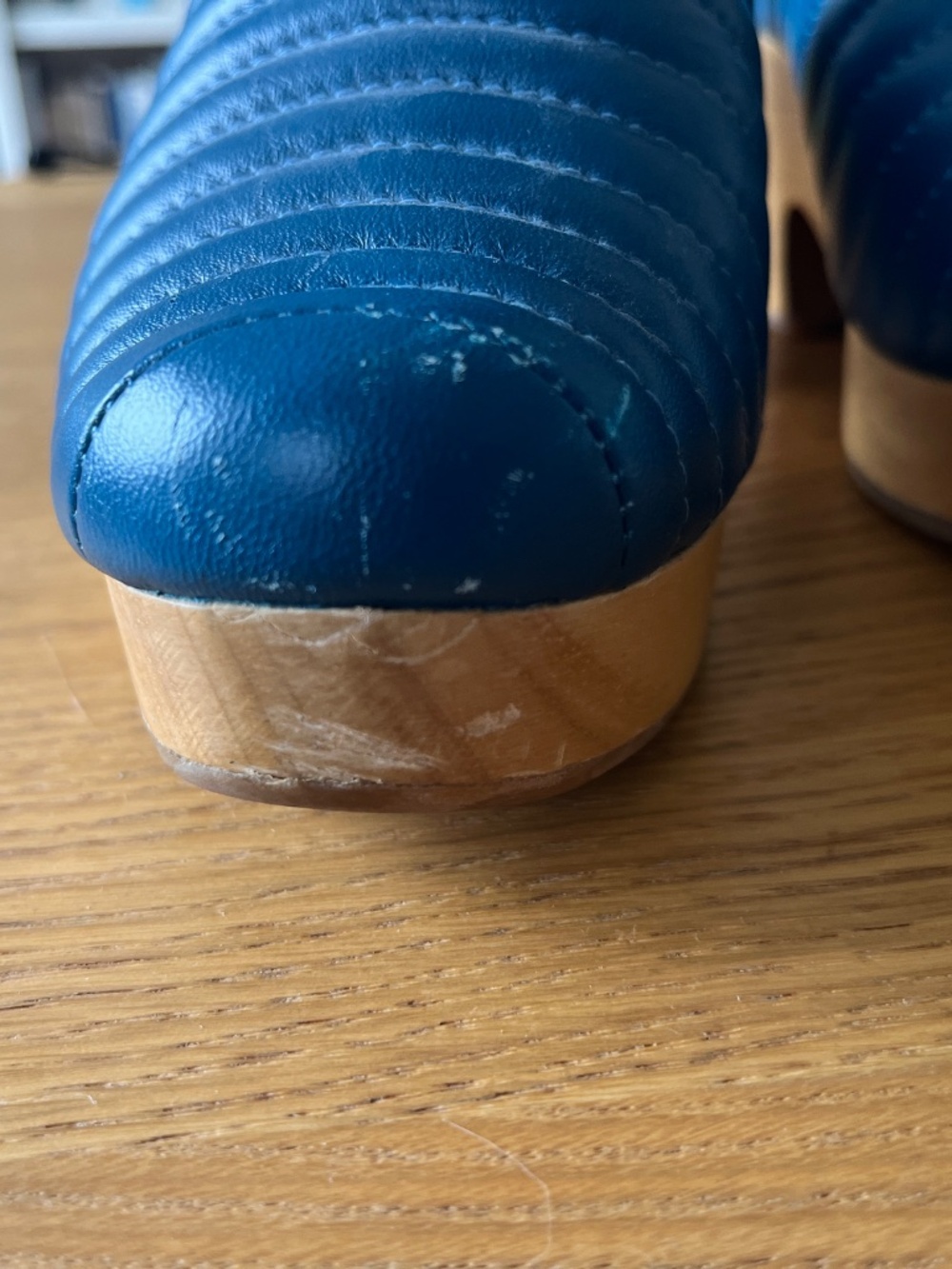 Beklina Ribbed Clogs, Size 7.5 - Picture 15 of 16